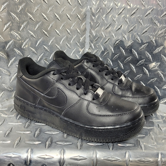 Nike Air Force One low tops - Picture 6 of 8